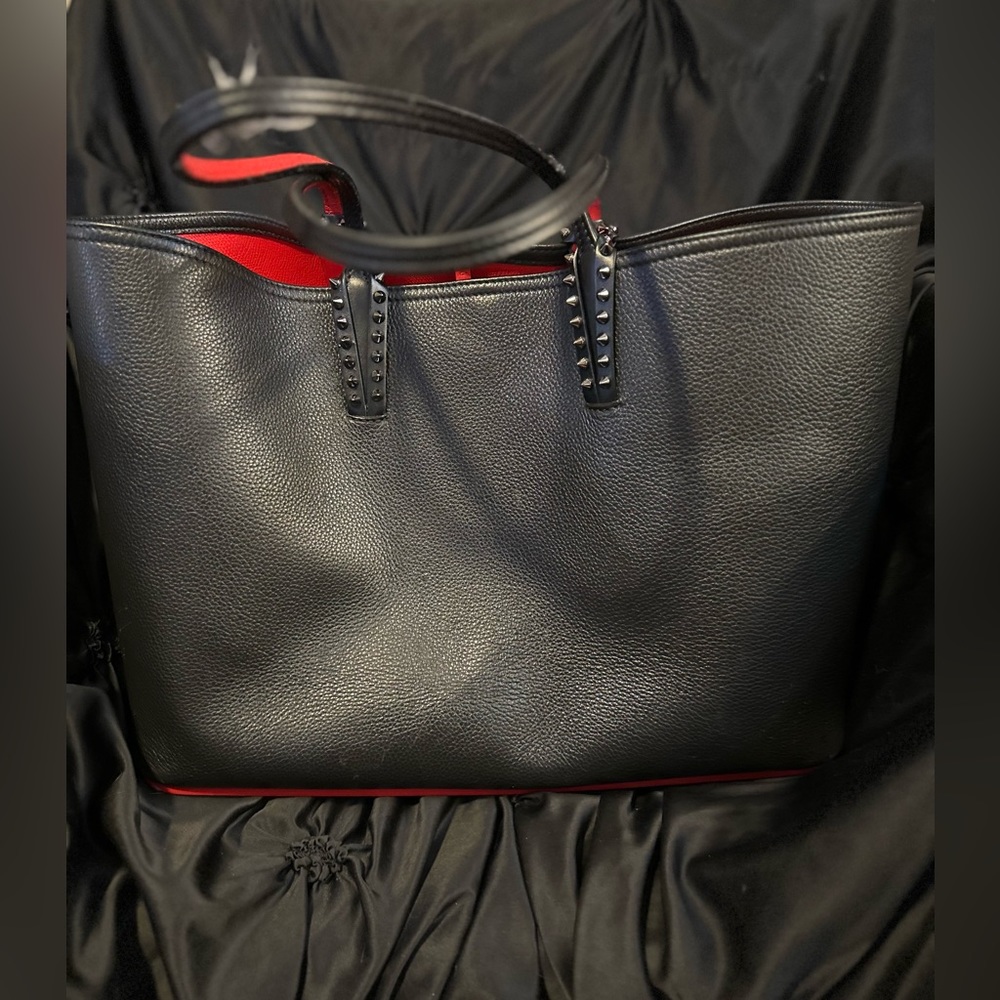 ❗️SOLD❗️DO NOT PURCHASE ❗️Christian Louboutin Cabata Leather Tote